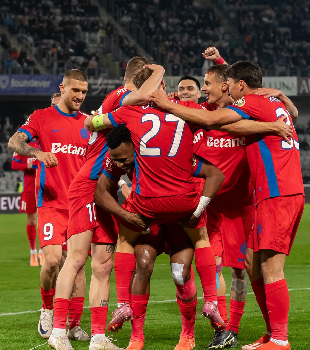 4 titulari, pe lista neagră Avertismentul patronului FCSB: „Să le fie frică” + ce spune despre Olaru: „I-am făcut pofta”