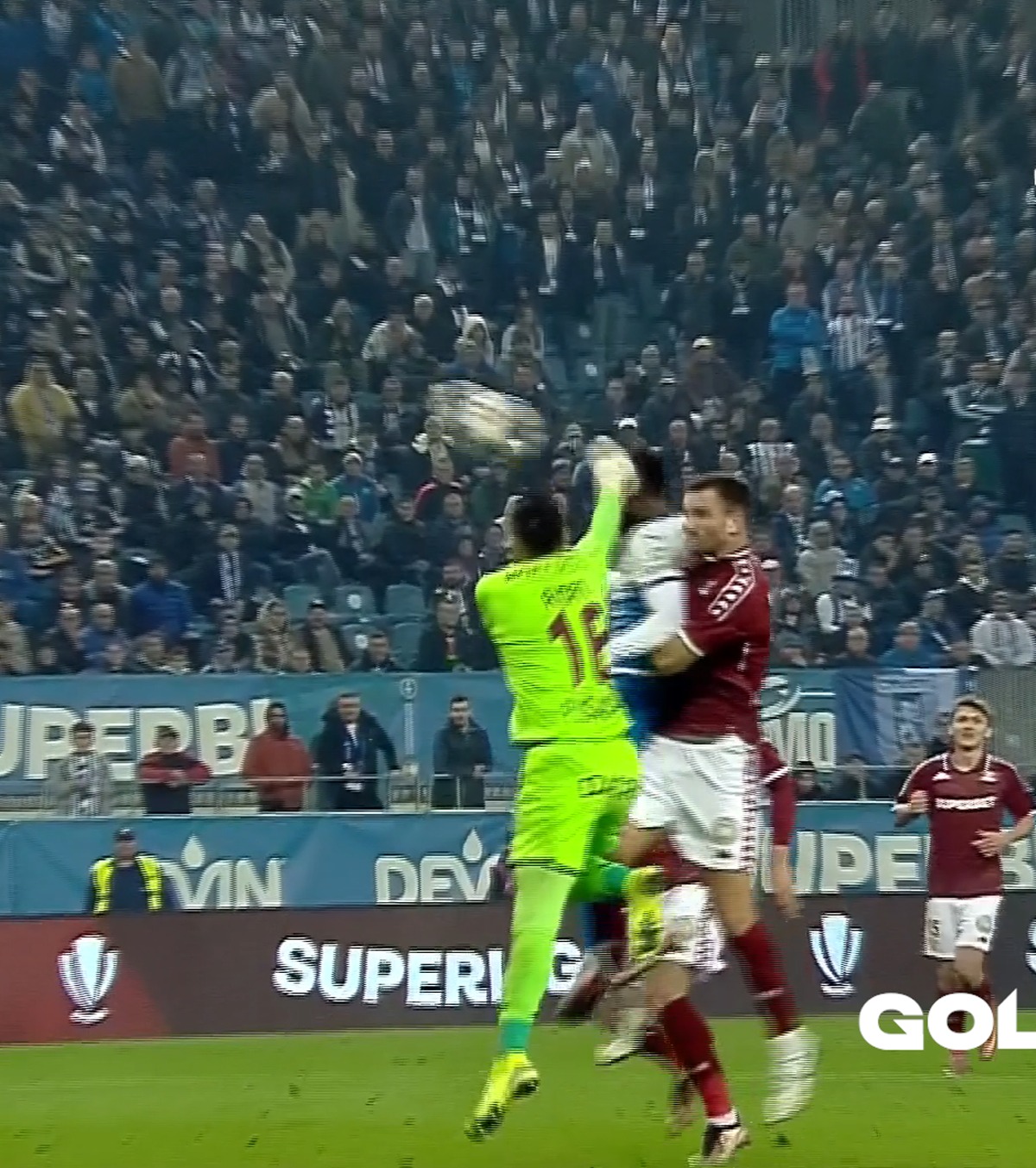 Eroare la ultima fază  VIDEO   Gafa lui Aioani i-a costat victoria pe rapidiști » Mirel Rădoi  a plecat nervos la vestiare, dar a revenit imediat