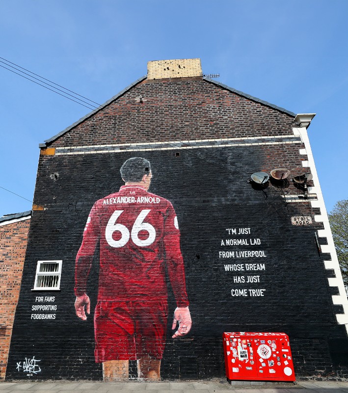 Nu l-au iertat  Fanii lui Liverpool au vandalizat muralul cu Trent Alexander-Arnold » Ce au scris suporterii 