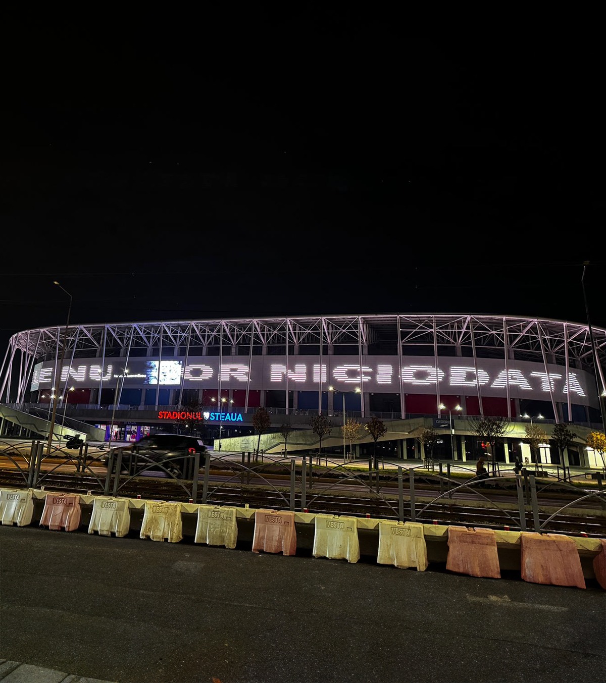 Ienei, omagiat în Ghencea și la Oradea Ce mesaj a apărut pe stadion + FC Bihor, gest special în memoria legendei