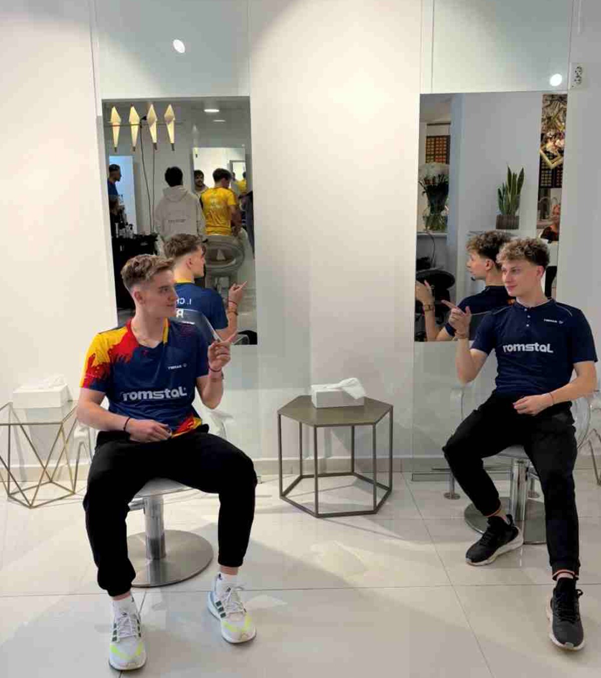 Pariu respectat Vicecampionii europeni s-au făcut blonzi , ca Generația de Aur la CM ’98!