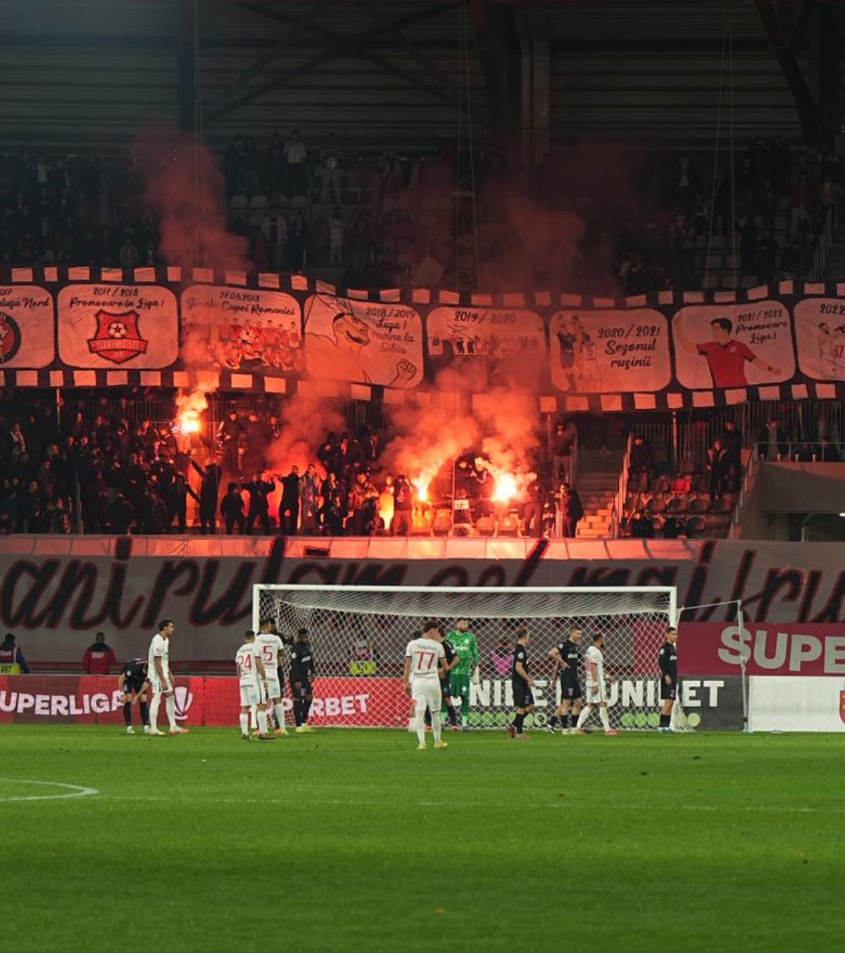 Spectacol total la Sibiu!  Scenografie superbă și atmosferă încinsă la aniversarea de 10 ani a clubului Hermannstadt