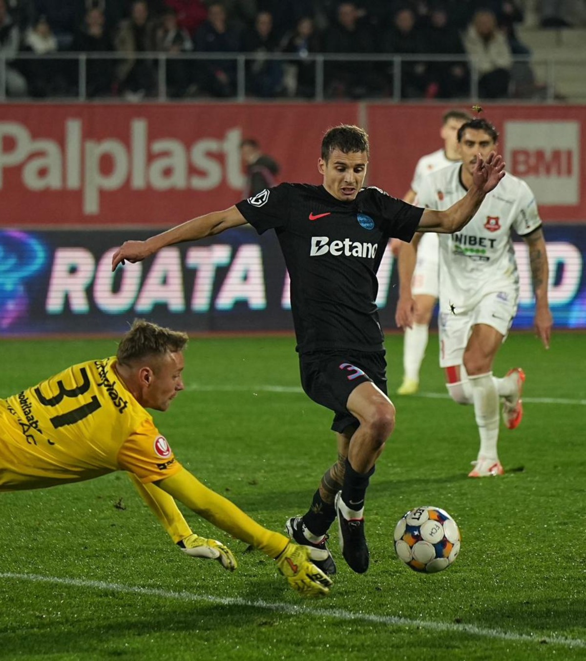 Haos regizat din fotoliu Cum a fost sabotată FCSB în 15 minute: Gigi Becali a creionat dezastrul!