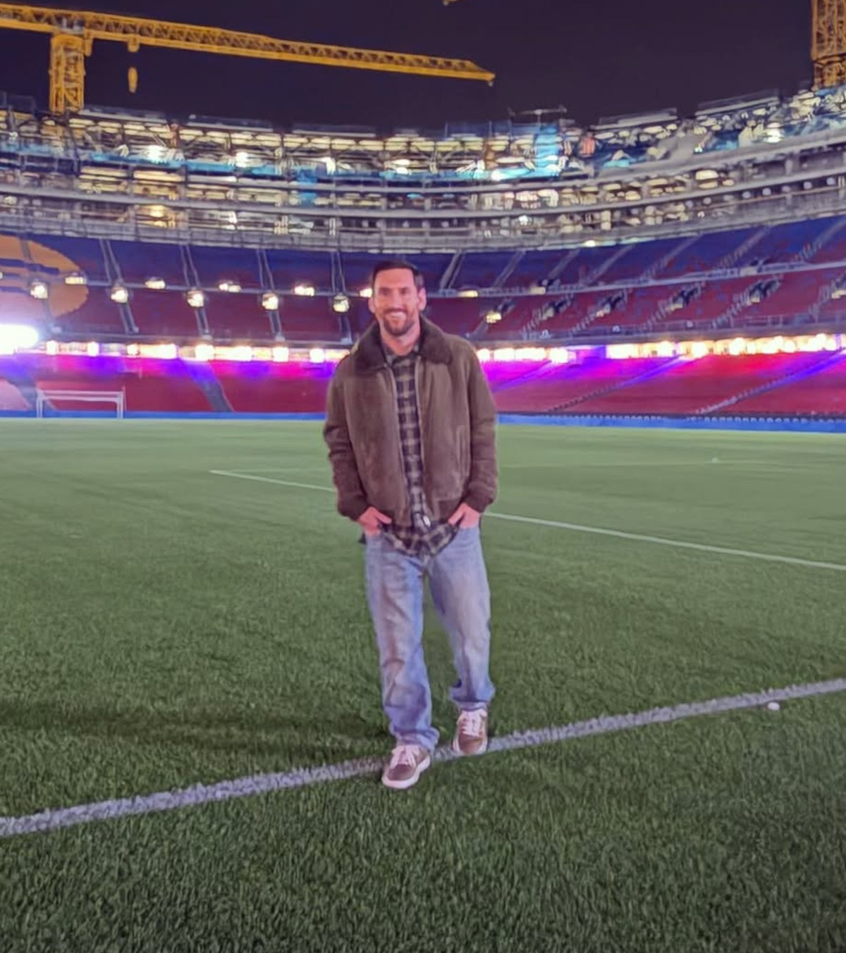 Messi, mesaj pentru Barcelona FOTO: S-a pozat pe Camp Nou și a făcut marele anunț:  „Sper că voi putea reveni și nu doar pentru a-mi lua rămas bun”