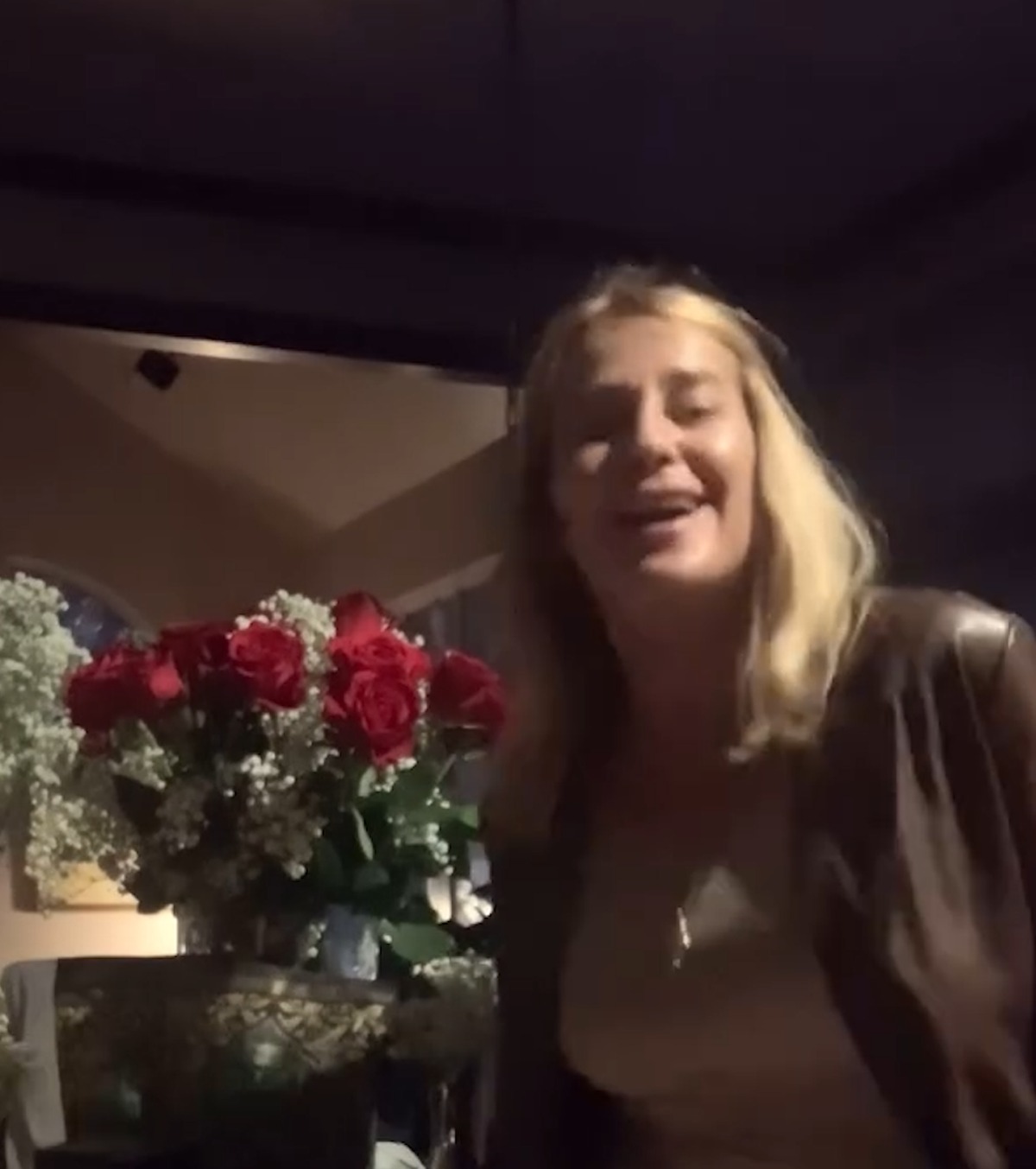 Nadia s-a apucat de cântat VIDEO „Zeița de la Montreal” a petrecut de ziua de ei naștere într-un mod inedit