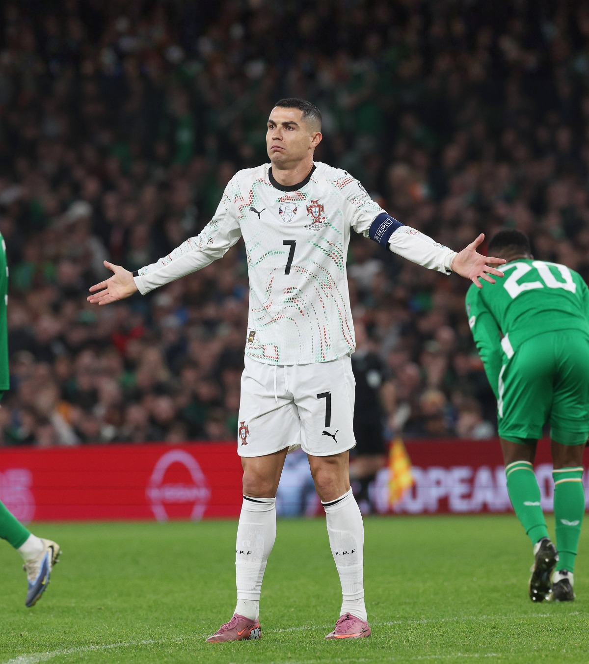 Probleme pentru Ronaldo Ce riscă starul portughez după eliminarea din meciul cu Irlanda » Reacția selecționerului: „E incredibil”