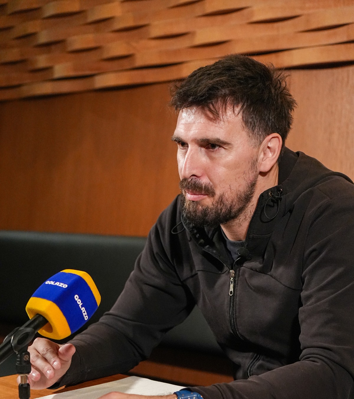 „Eram decapitat” Povești incredibile trăite de bosniacul Enes Sipovic în fotbal: „O bancnotă de 25 de dolari și capul meu”