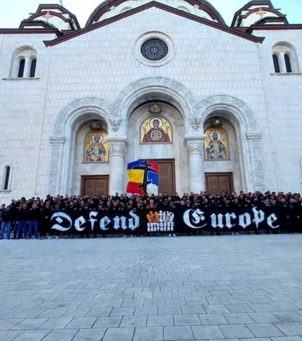 Sârbii s-au pozat cu românii FOTO. Imaginea postată de ultrașii din țară care fac deplasarea la Zenica, pentru meciul Bosnia - România