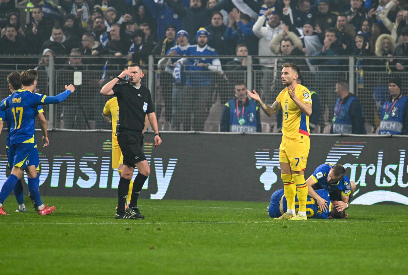 „Au băut prea mult ceai” I-a ironizat pe jucătorii României, după eșecul cu Bosnia 1-3