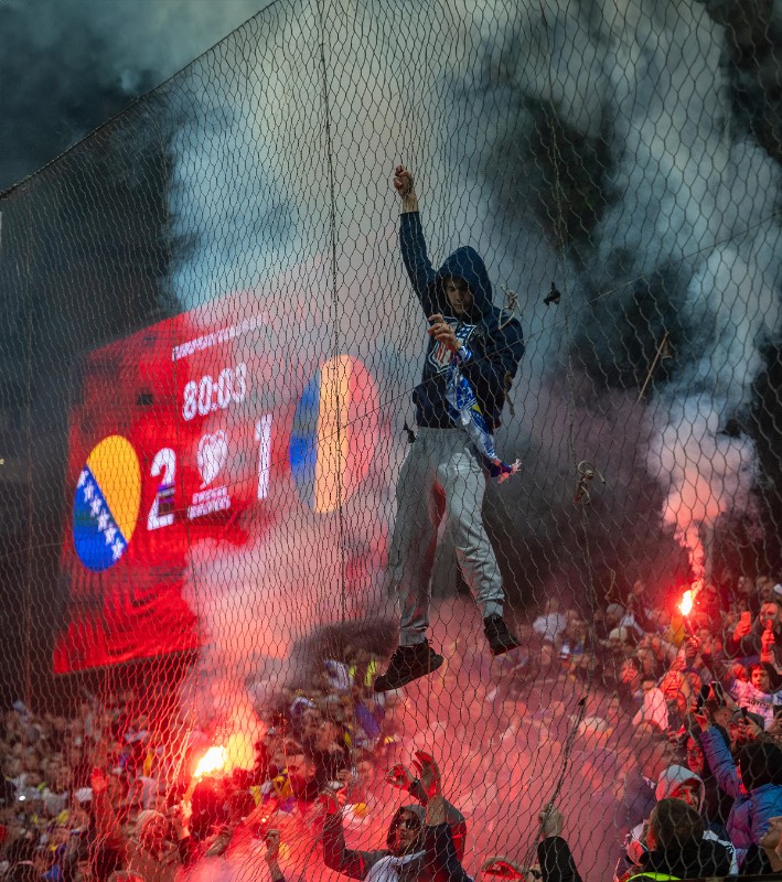 Ce s-a strigat la oficială Consilierul FRF, despre scandările incredibile ale bosniacilor: „Țipa cât îl țineau rărunchii”