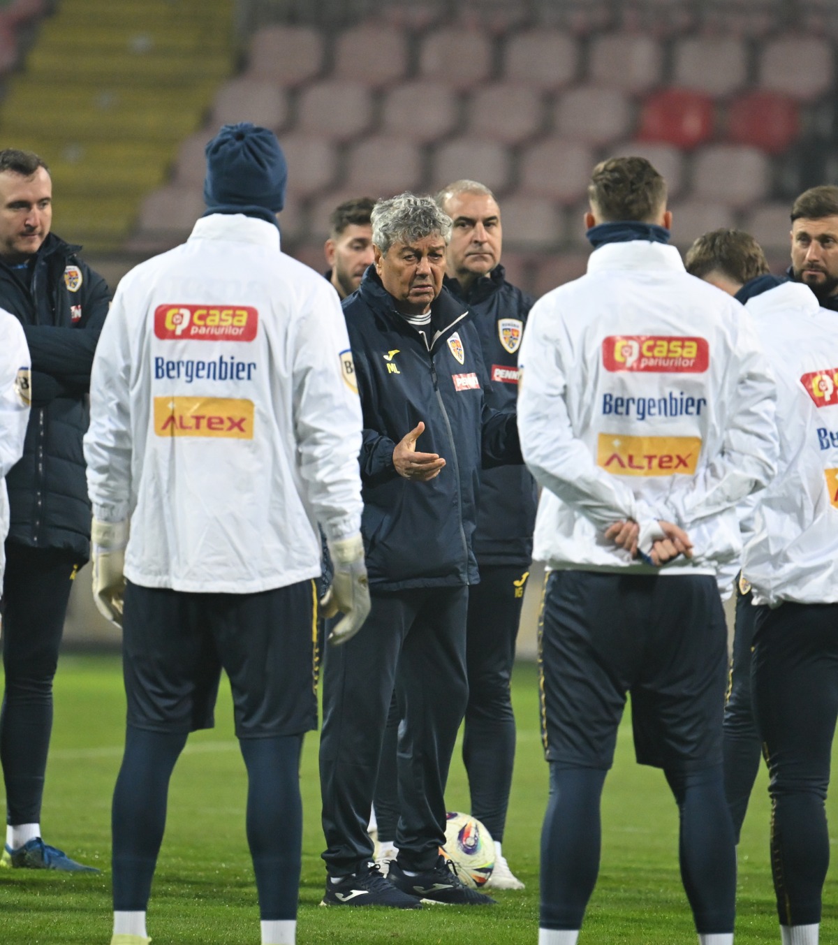 Marea provocare de la baraj Calificarea depinde de un detaliu pe care Lucescu l-a atins o singură dată în acest mandat + Cum poate arăta primul „11”