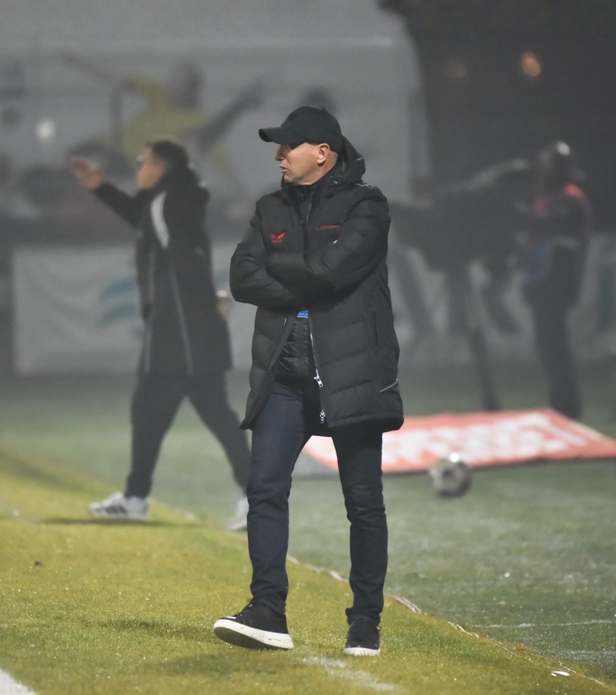 „Jumătate de meci nu l-am văzut” FOTO. Robert Ilyeș, încurcat de ceață + Ce a zis despre gafa lui Eduard Pap