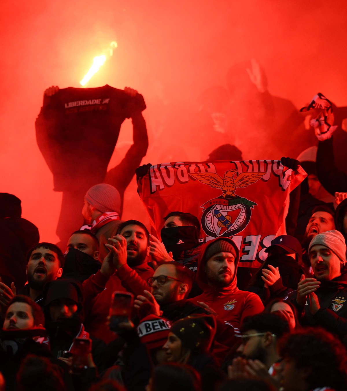 Găsit mort chiar lângă stadion Liderul galeriei unui club important din Europa a fost împușcat  în propria sa mașină