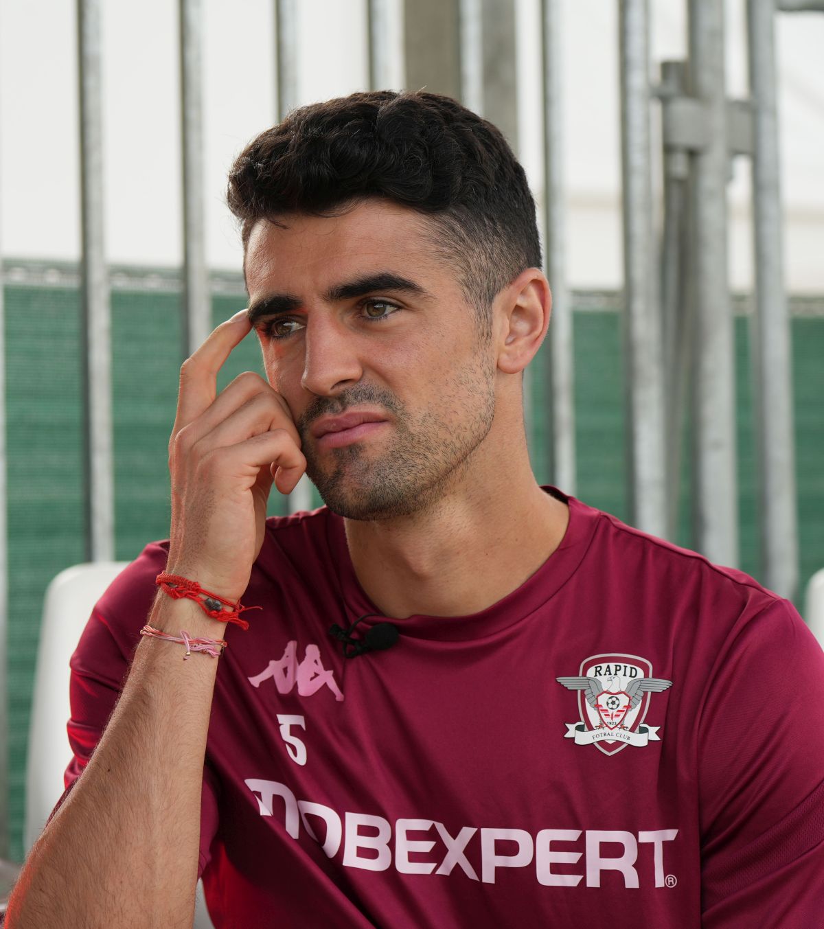 Alarmă la Rapid!  Titularul lui Gâlcă s-a accidentat înaintea duelului cu CFR Cluj: „Va efectua luni investigații medicale”