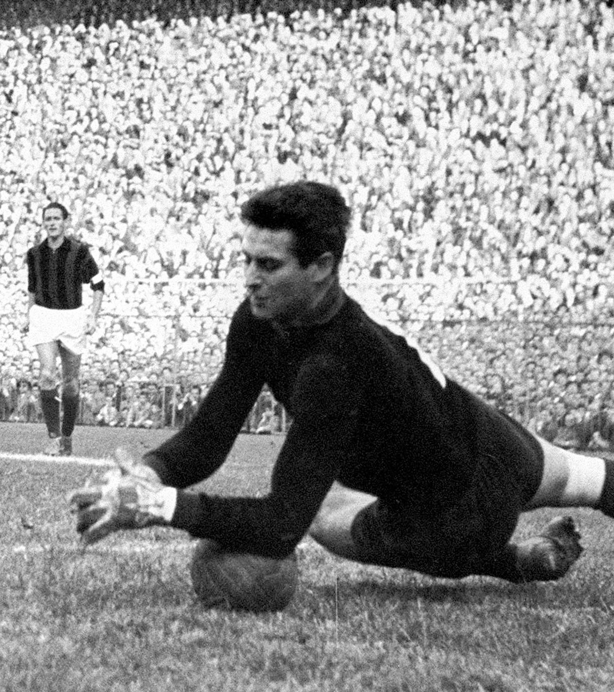 A murit Lorenzo Buffon Legenda lui AC Milan avea 95 de ani » A câștigat 5 titluri în Serie A și a jucat și la Inter