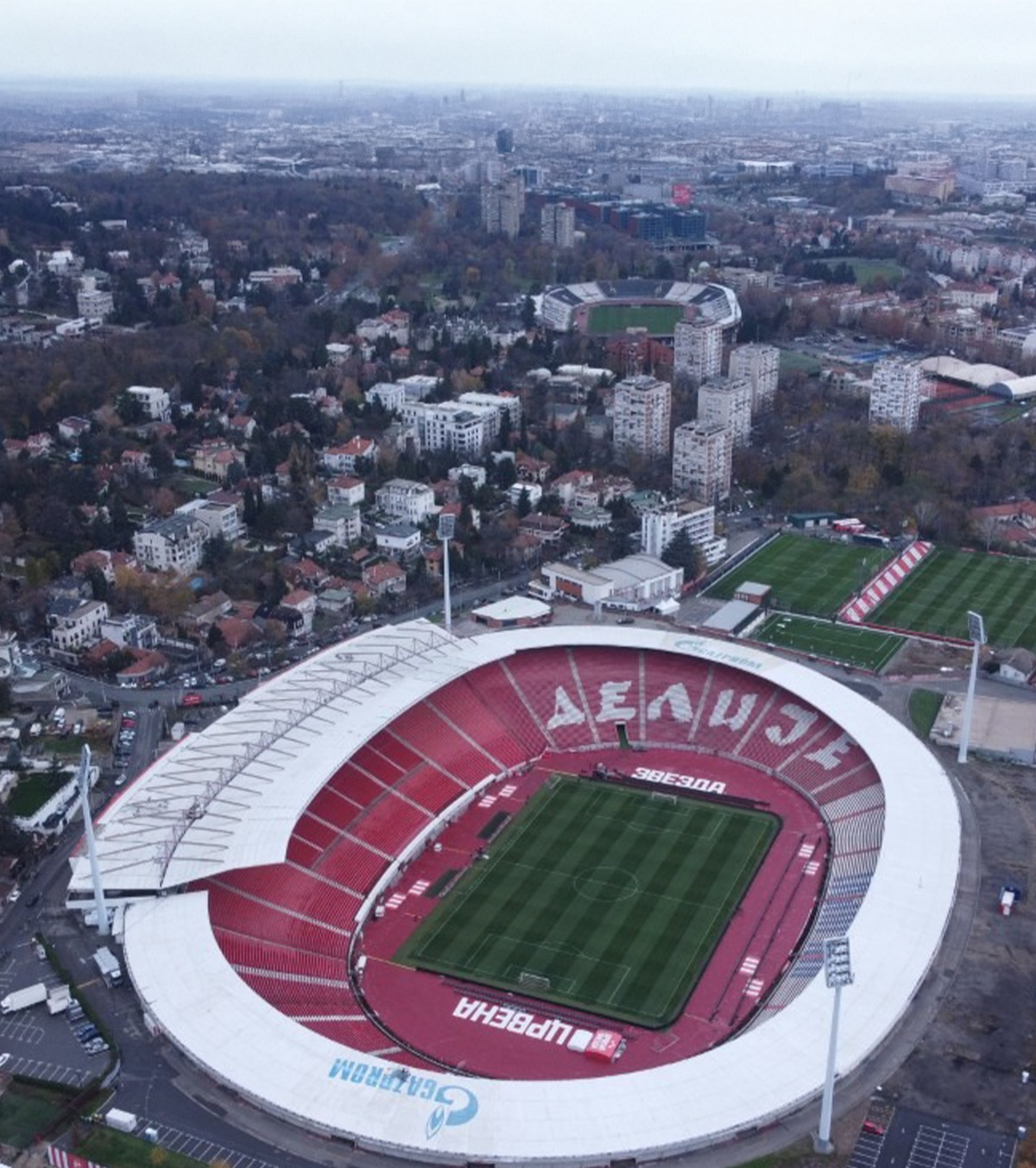 Rivalitate în 760 de metri GOLAZO.ro îți prezintă stadionul unde va juca FCSB cu Steaua Roșie: cum e gazonul și cât de aproape e Partizan, marea rivală a gazdelor