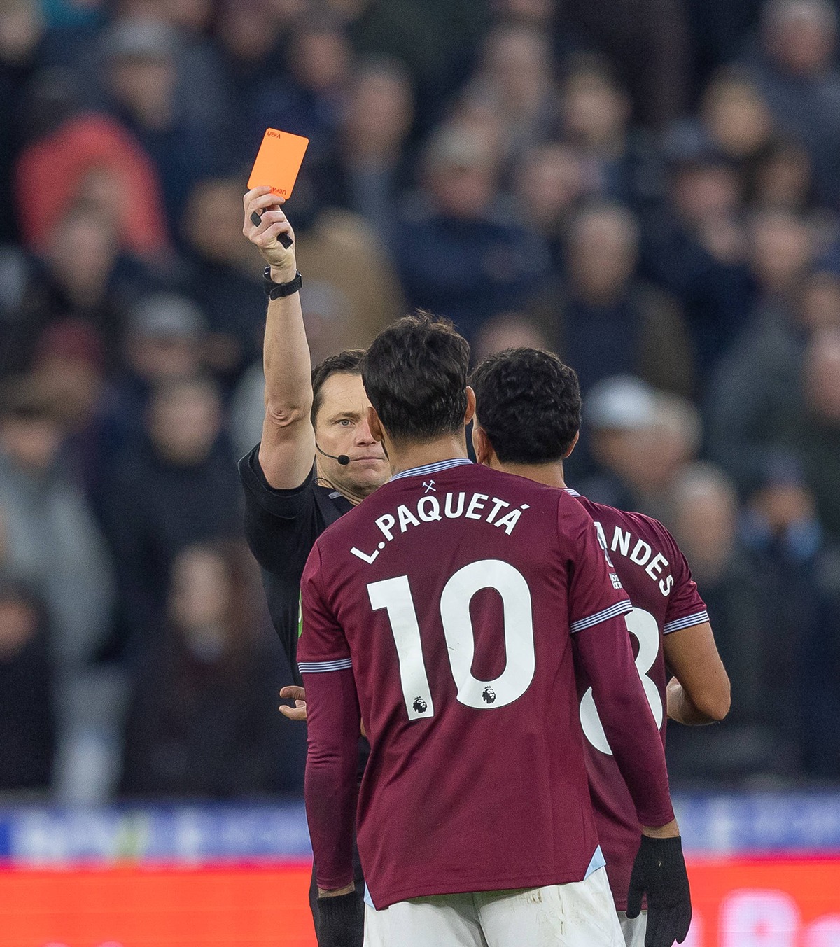 Paqueta, eliminare bizară  Fanii îl acuză că a luat două „galbene” pentru  pariuri: „Comportament absurd, voia să fie trimis la vestiare”