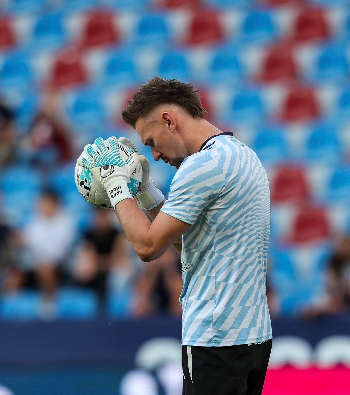 Ionuț Radu, vinovat pentru înfrângere FOTO+VIDEO: Spaniolii nu au avut milă de portarul român, după gafa decisivă din La Liga: „Asta trebuia să facă”