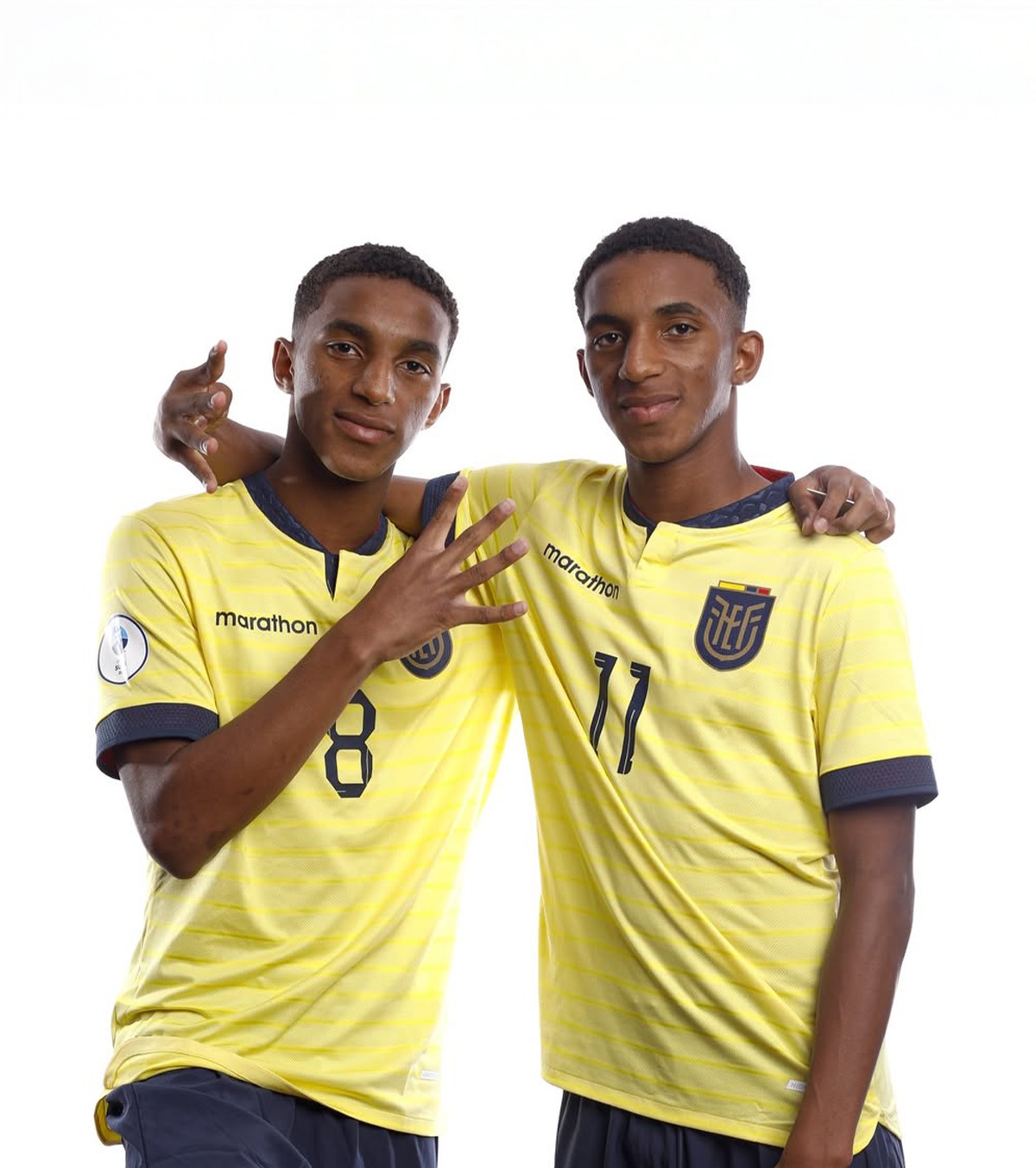 Arsenal semnează cu gemenii-minune Au fost formați la același club ca trei staruri din Premier League » Unul dintre ei e comparat cu Neymar