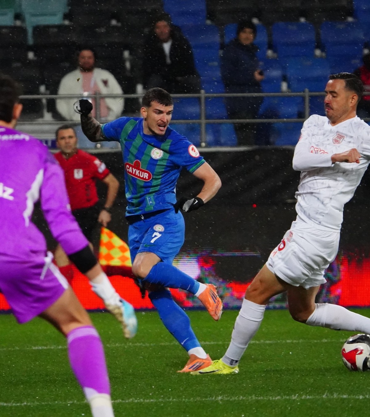 Mihăilă s-a descătușat VIDEO. Gol și pasă de gol pentru Rizespor în Cupa Turciei