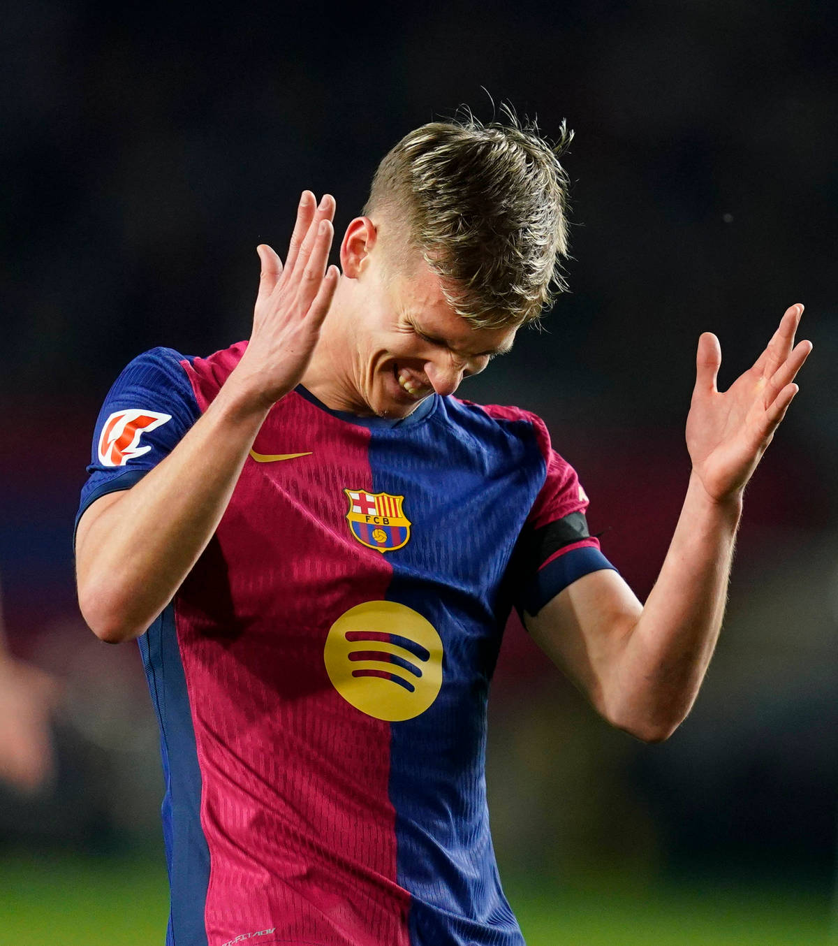 An încheiat pentru Dani Olmo Mijlocașul și-a dislocat umărul în derby-ul Barcelona - Atletico Madrid 3-1 » Când ar putea reveni