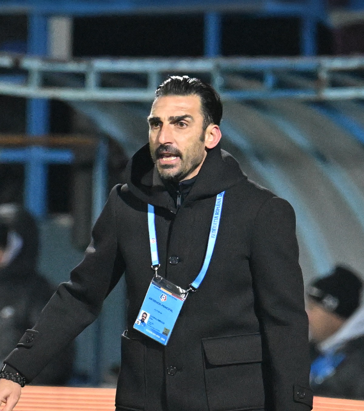 Charalambous a pus tunurile pe arbitru Antrenorul de la FCSB, furios: „Poate dacă îi rupea dinții lui Chiricheș, se dădea fault”