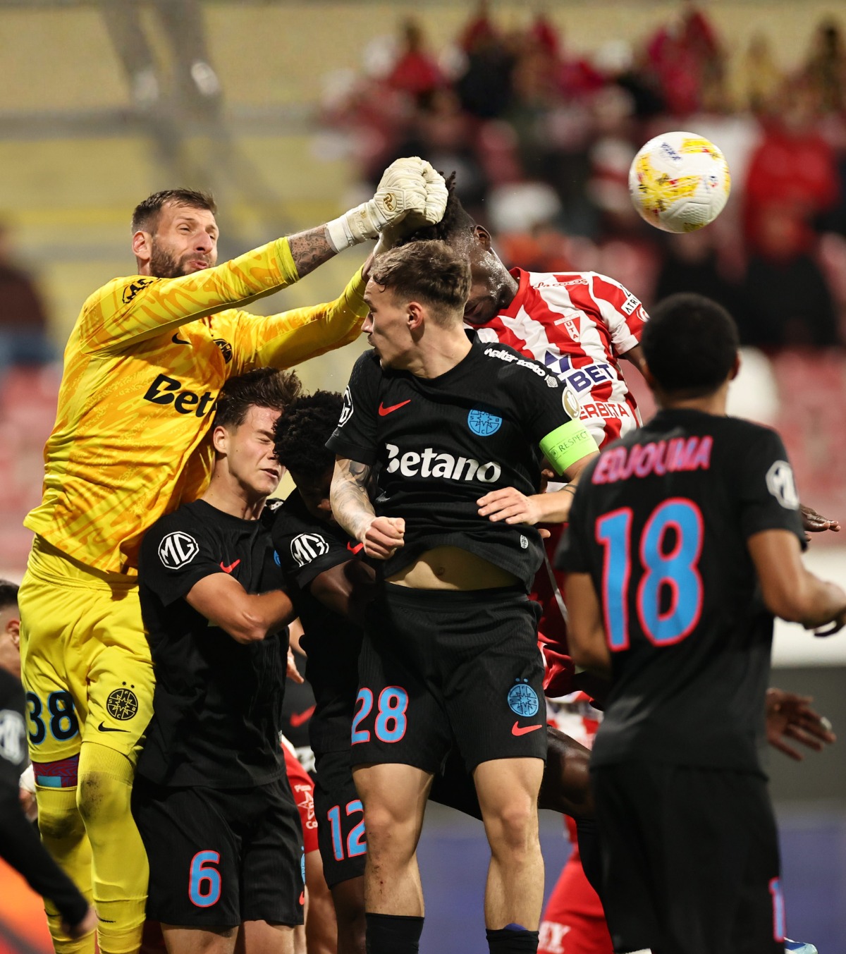 FCSB acuză FRF De ce a jucat campioana cu 8 juniori în meciul de Cupă, cu UTA Arad: „Ne batjocoresc. Suntem proștii voștri?!”