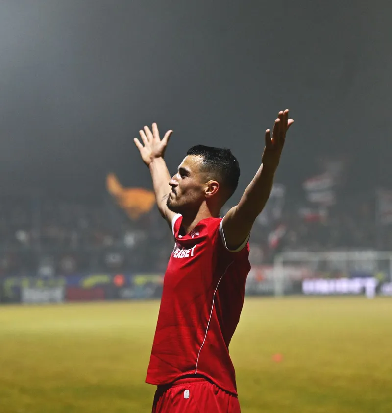 Mesaj de la Selmani  Fostul golgeter al „câinilor”, înainte de FCSB - Dinamo:  „Sper să obțină o mare victorie. Cred cu adevărat”