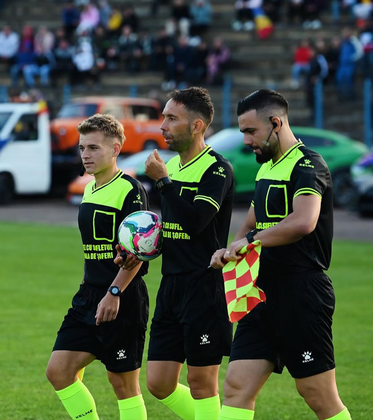 Iertați, dar suspendați drastic Arbitrii excluși  după un meci caritabil au fost  reprimiți în activitate, dar cu sancțiuni severe