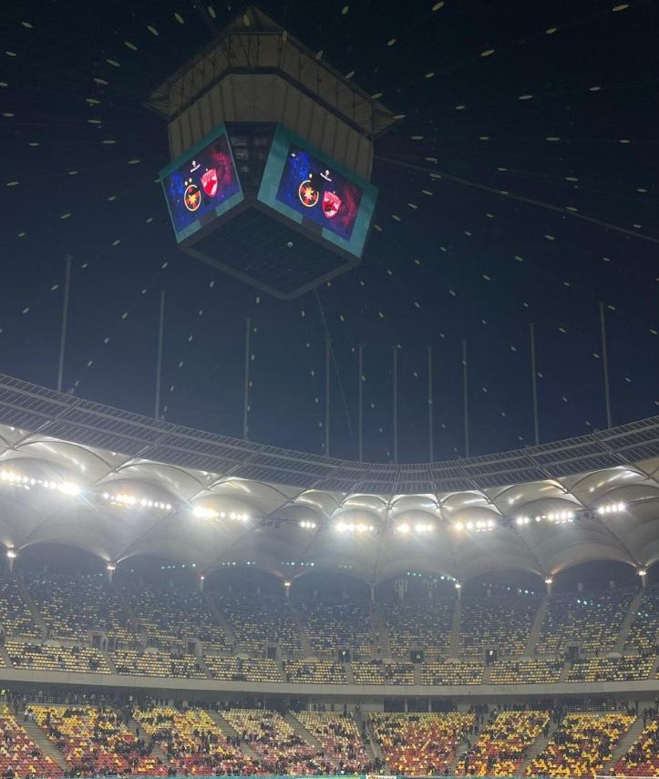 Când mai e util acoperișul? FCSB - Dinamo se joacă în ploaie pe Arena Națională: stadion inundat, scaune ude, acoperișul nu e folosit! 