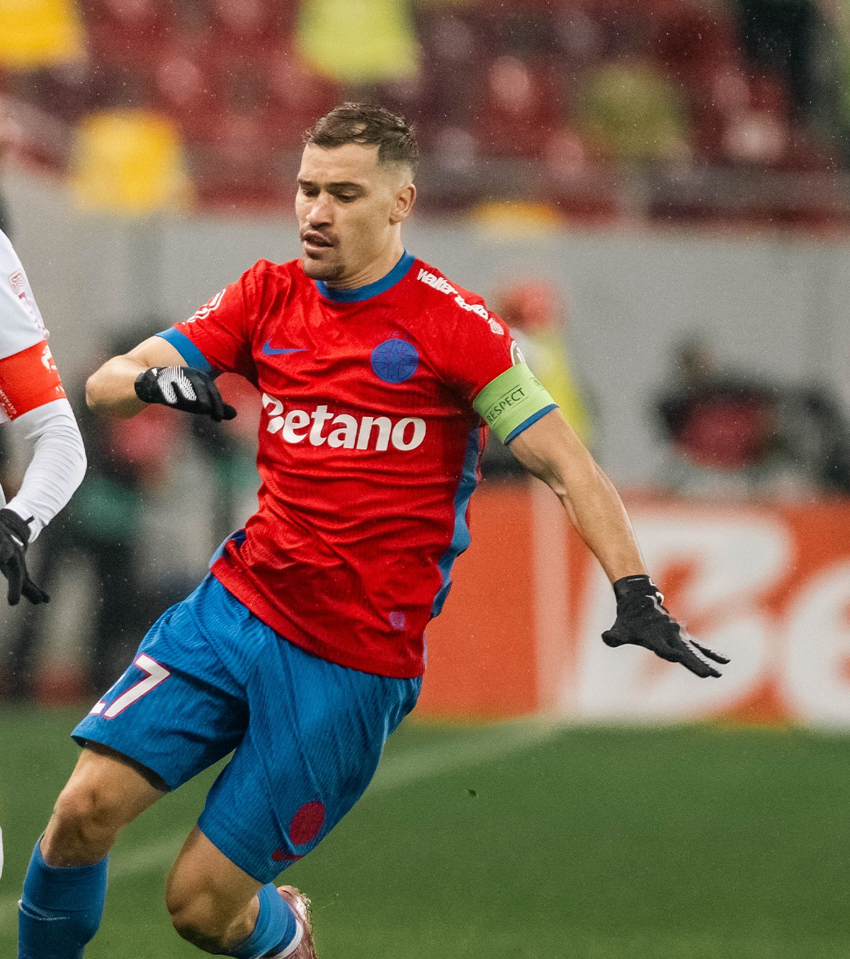 Olaru, amendat cu 10.000 de euro?  Căpitanul de la FCSB, despre „galbenul” luat pentru proteste: „Arbitrul a fost cam sensibil” » Ce a discutat cu „centralul”