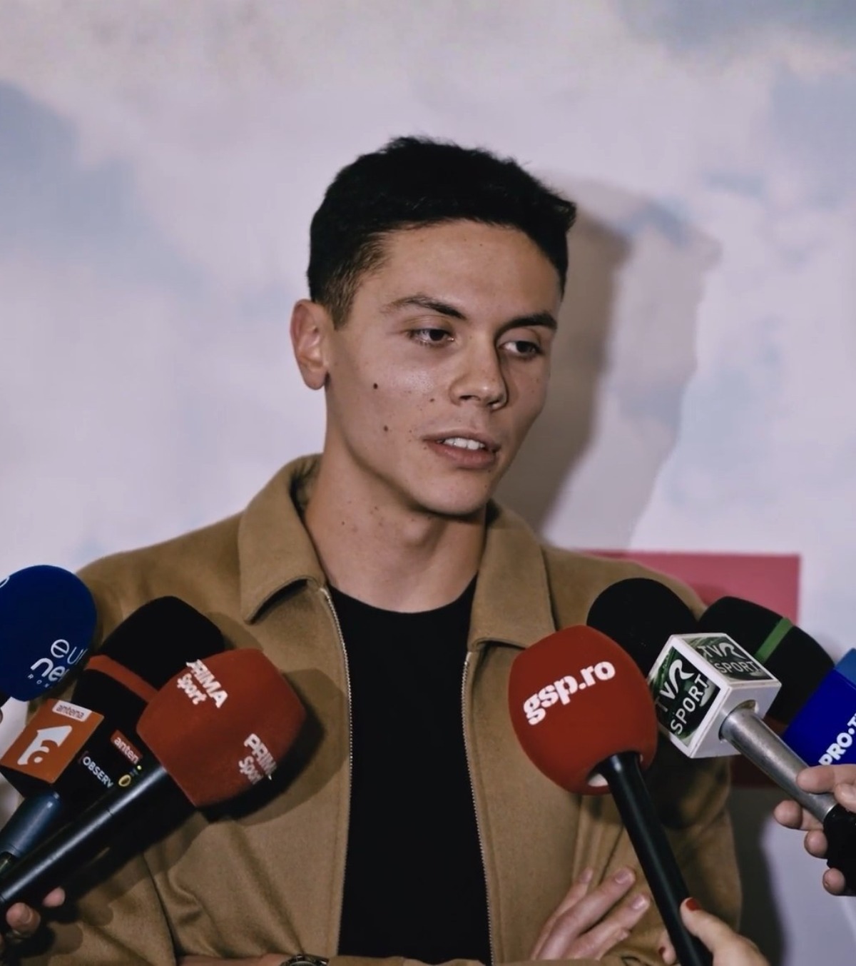 „A devenit obositor” David Popovici și-a pierdut răbdarea cu politicienii din România: „Răspunsuri pasate din stânga în dreapta”