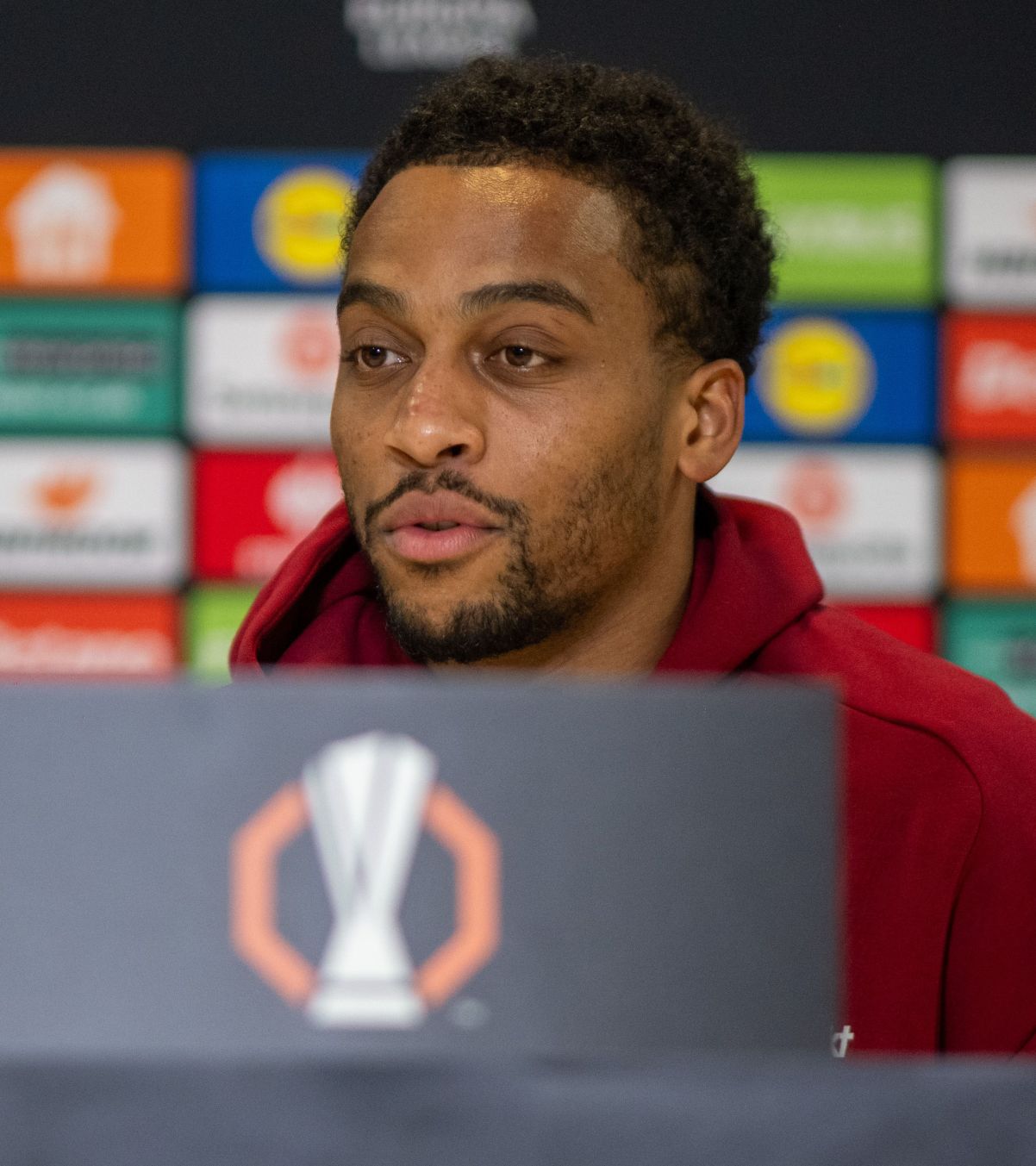 Scandal înainte de FCSB Unul dintre cei mai buni jucători ai lui Feyenoord, contestat de club și de fani. Care e motivul » Ce a spus la București