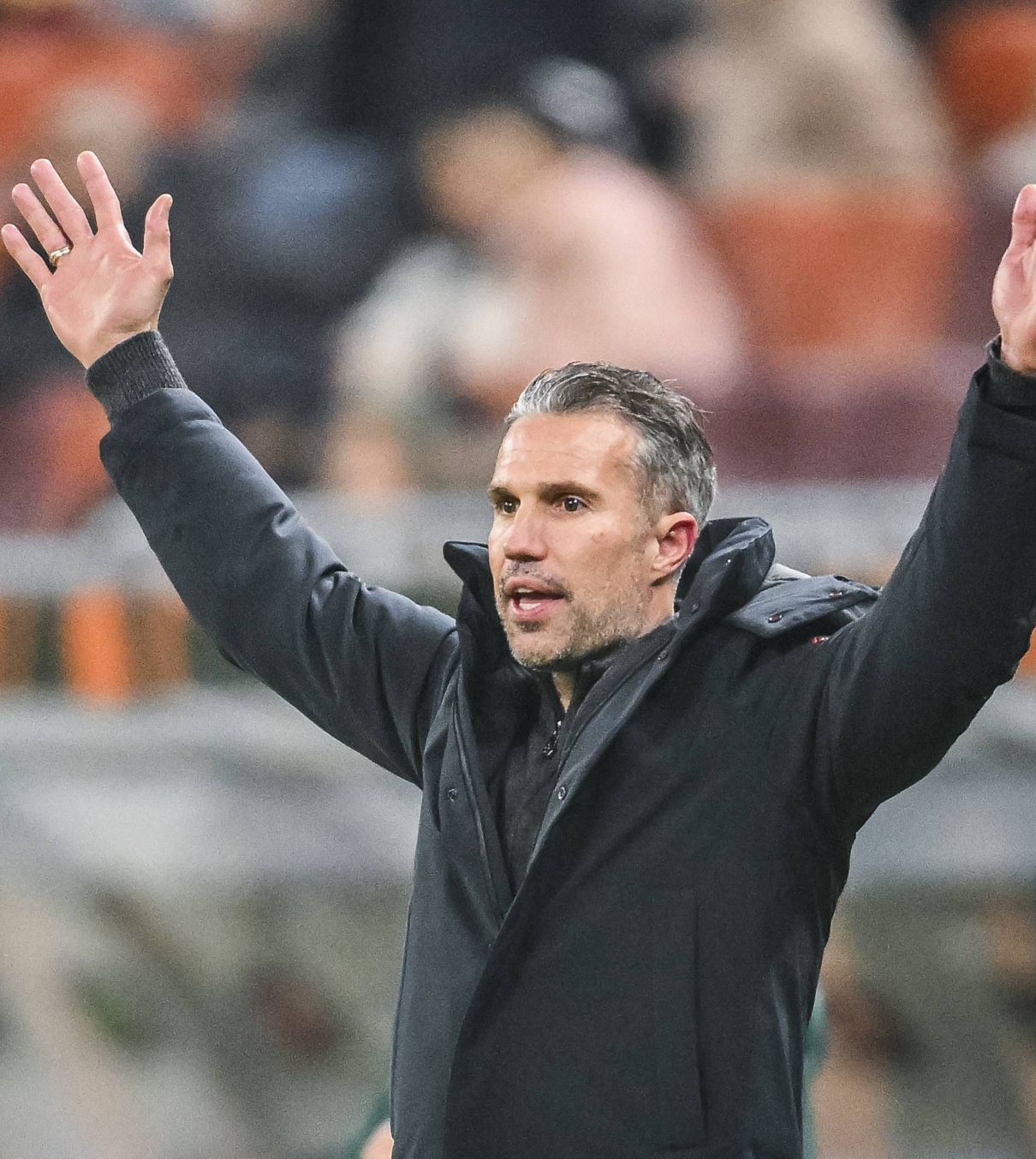 Șocat: „Am abandonat” Van Persie a spus că Feyenoord a pierdut jocul. Furie în vestiar pe Arena Națională. Mesajul dur al fanilor