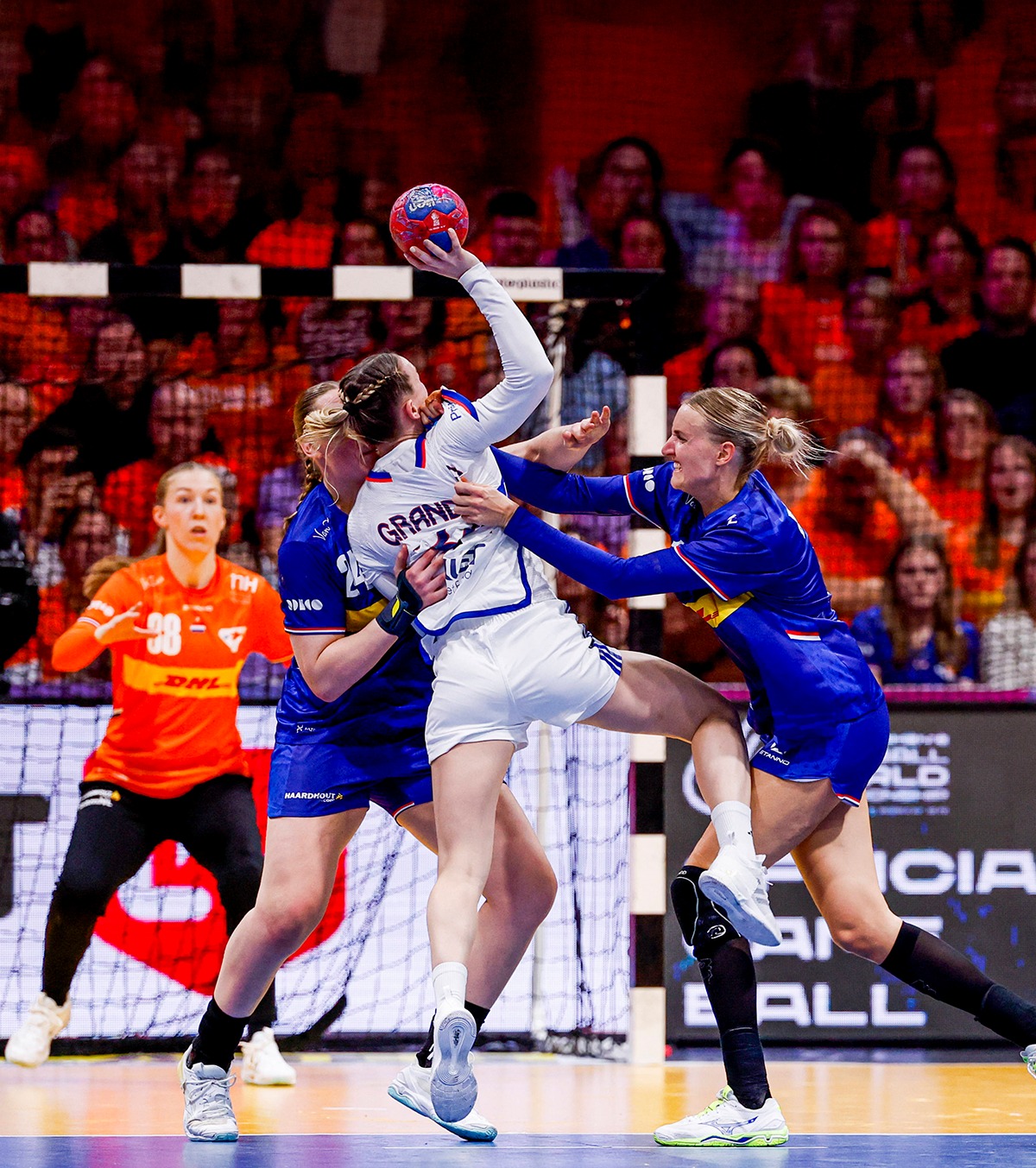 Acuzată de blat la Mondial! Franța a pierdut premeditat un meci la CM de handbal feminin? Cine acuză și ce spune