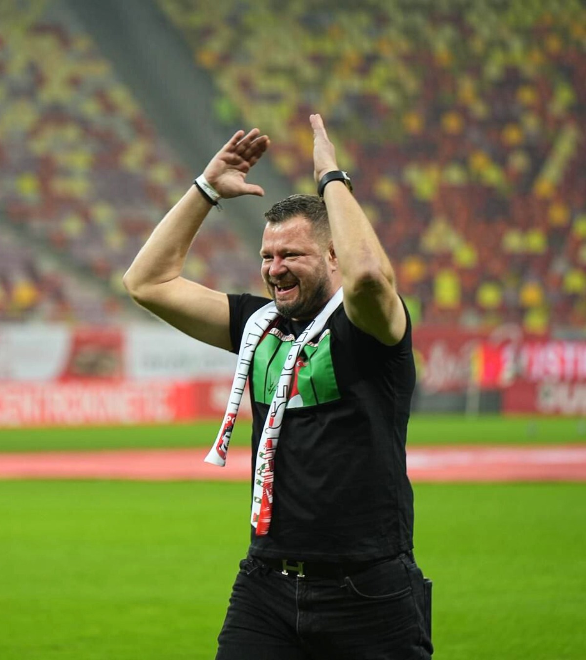 Moment special VIDEO+FOTO. Marius Niculae, față în față cu galeria lui Dinamo, după ce i s-a dedicat scenografia din Derby de România