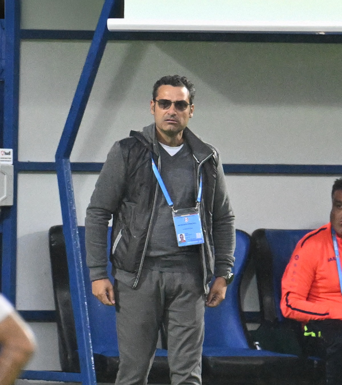 Mihai Teja atacă arbitrajul FOTO. Tehnicianul lui Metaloglobus, reacție acidă după eșecul cu Dinamo: „Arbitrul o să dea întotdeauna pentru ei!”