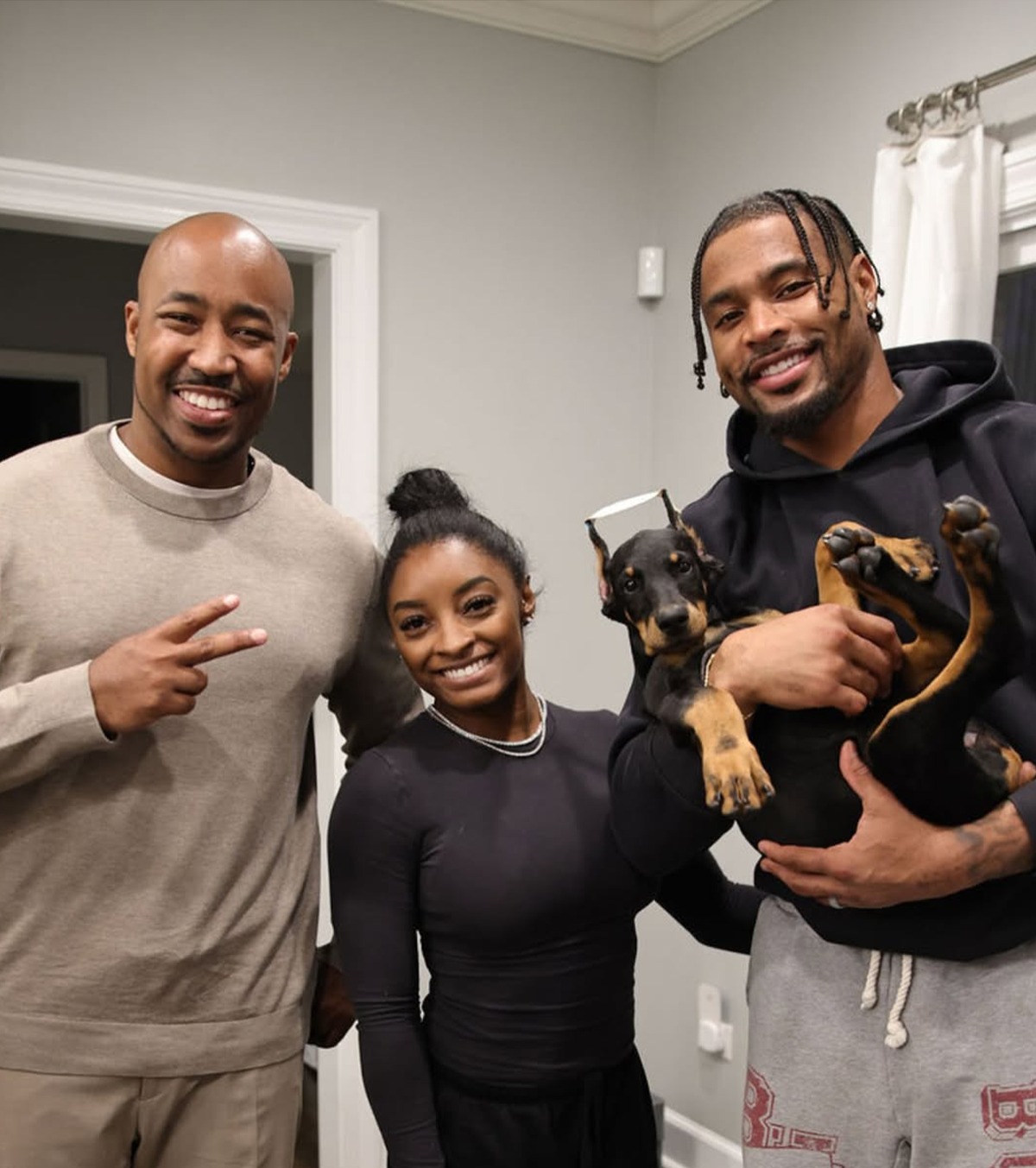 „Extrem de dureroasă” O organizație pentru protecția animalelor a reacționat după procedura la care Simone Biles și-a supus câinele