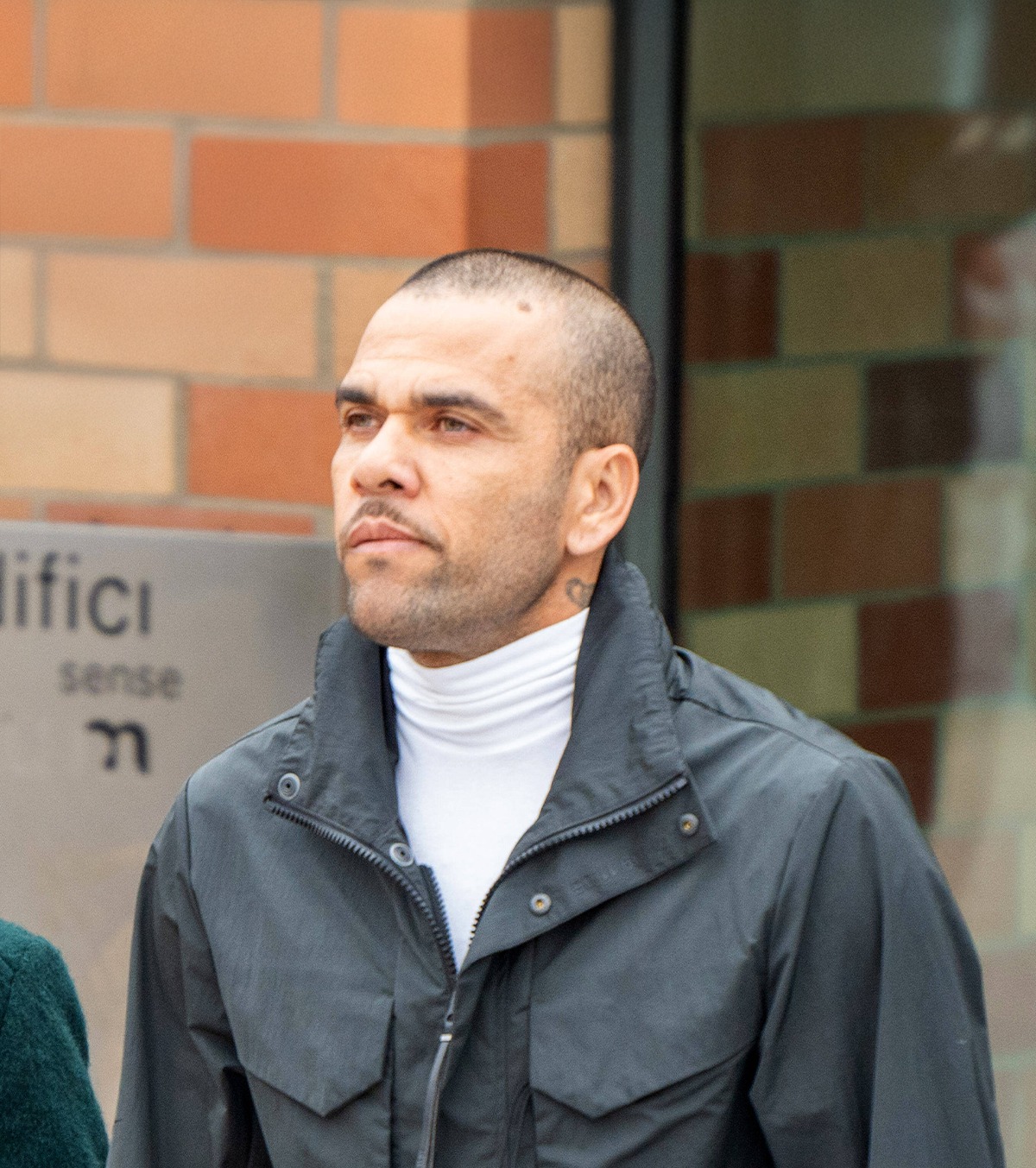 Dani Alves revine! Ajuns la 42 de ani, fostul fundaș de la Barcelona vrea să joace din nou fotbal. A făcut deja primul pas