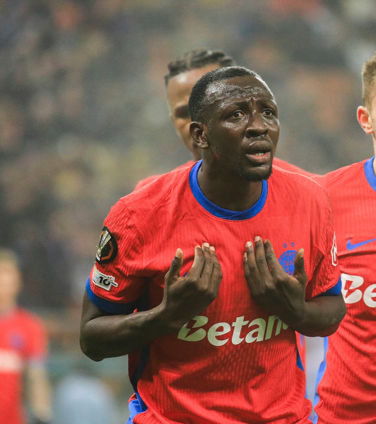 Pedepsit după gafe FOTO: Al doilea meci, a doua eroare comisă de fotbalistul de FCSB la Cupa Africii » Antrenorul și-a pierdut răbdarea