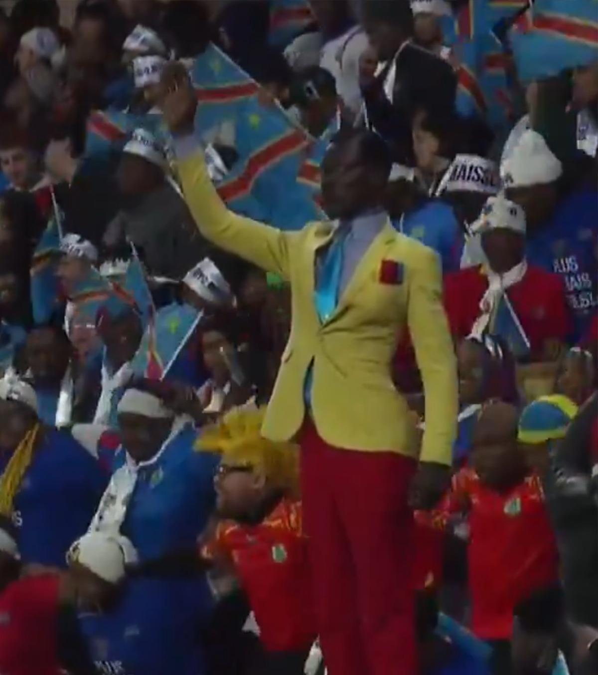 Moment viral la Cupa Africii VIDEO: Un fan congolez a stat nemișcat precum o statuie pe tot parcursul meciului cu Botswana » Care a fost semnificația