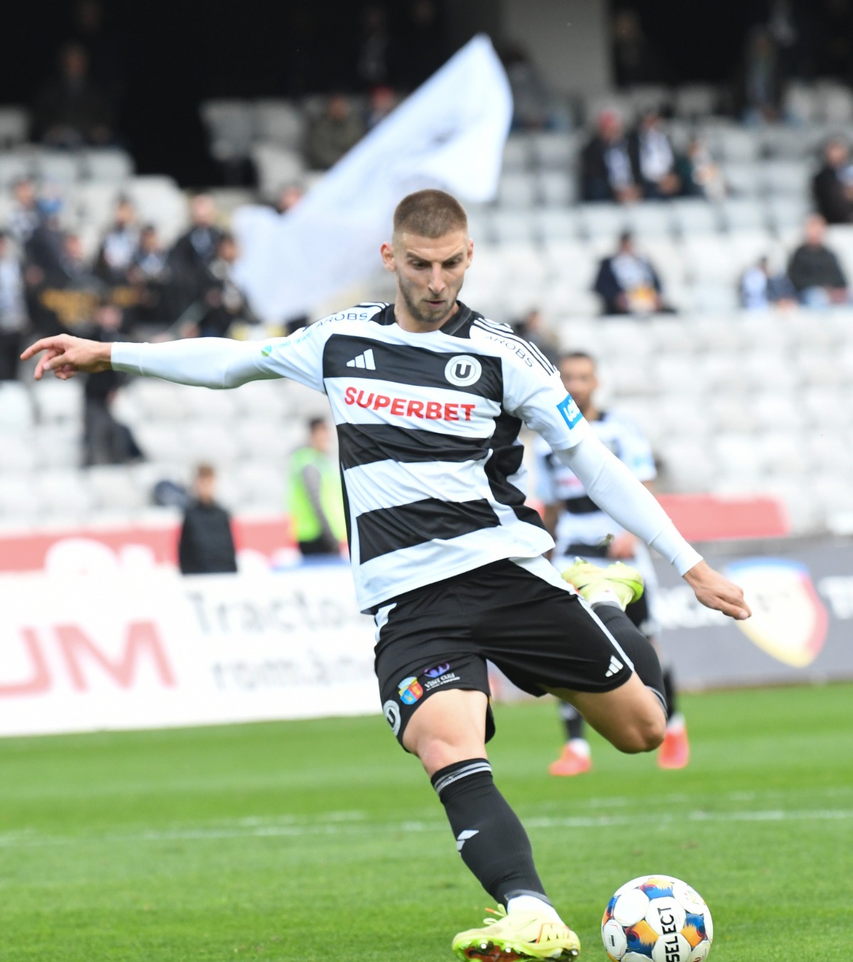 Jovo Lukic și-a relansat cariera la U Cluj, după experiența nefastă de la Universitatea Craiova/ Foto: sportpictures.eu