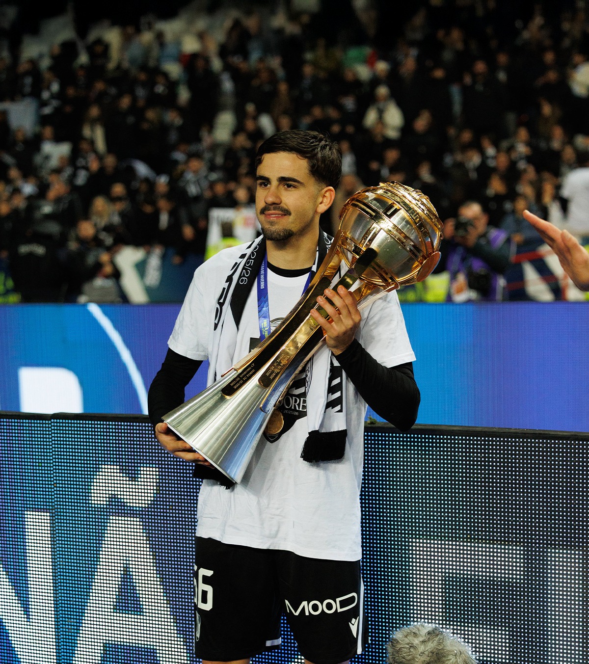 Tony Strata, primul trofeu FOTO: Echipa fotbalistului român a câștigat  Cupa Ligii Portugaliei