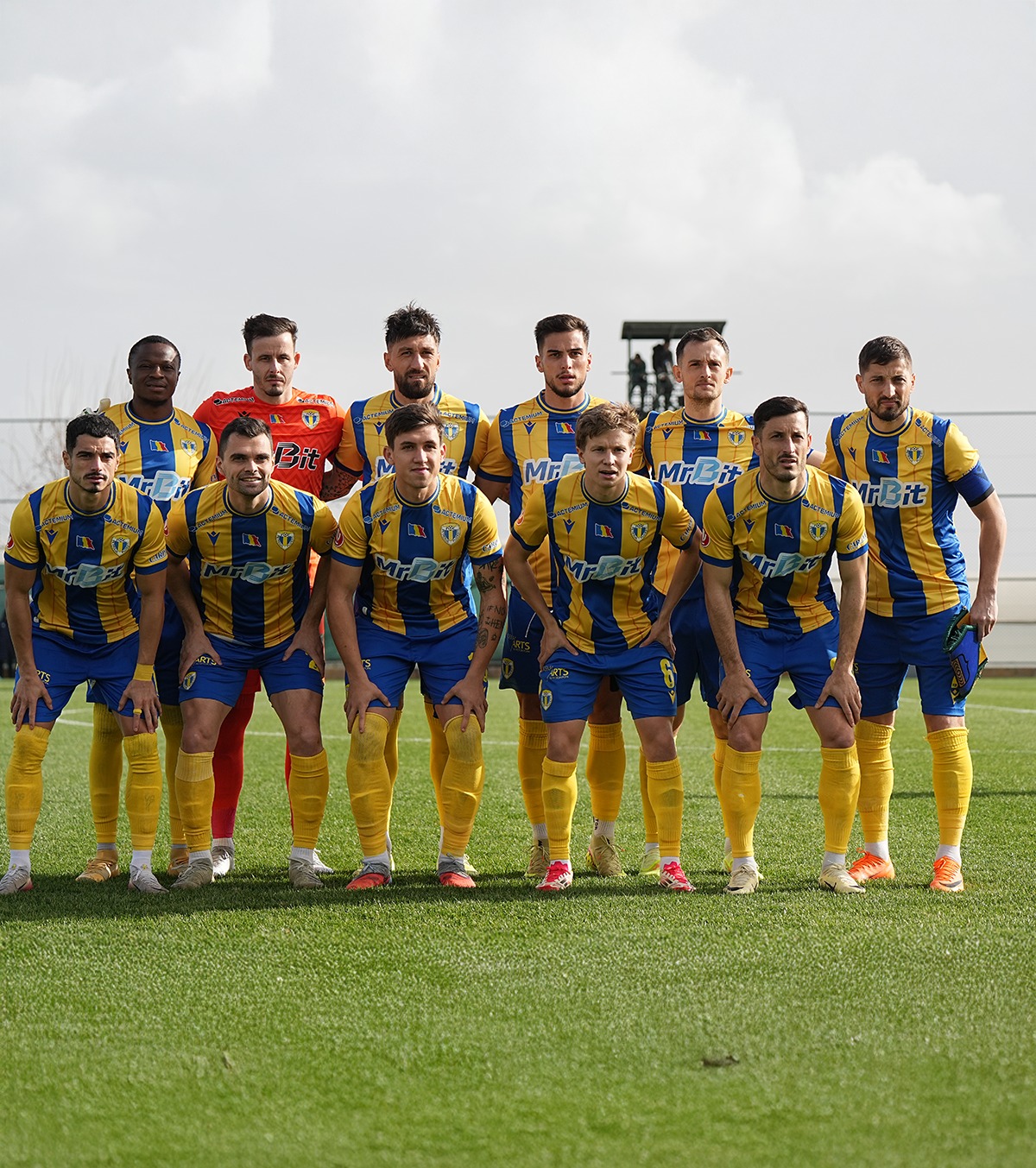 Petrolul, joc în voia naturii! Teribilă vreme azi la amicalul cu Katowice, în Antalya. Rafalele de vânt extrem întorceau mingea!