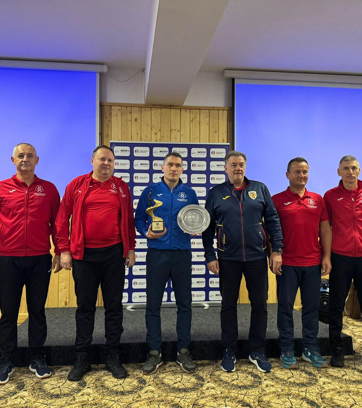 Dezmăț sub ochii lui Vassaras Angajați CCA au venit la cursuri cu nevastă, iubită sau copii + Unii arbitri au dat o petrecere zgomotoasă și cu alcool chiar în hotel