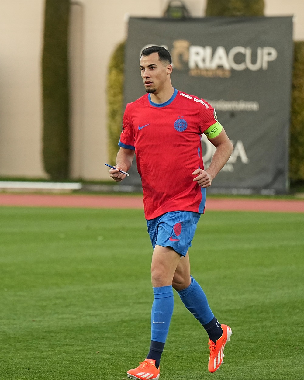 Probleme pentru FCSB Noul transfer poate rata meciul cu FC Argeș: „Nu știm dacă va veni în timp util”