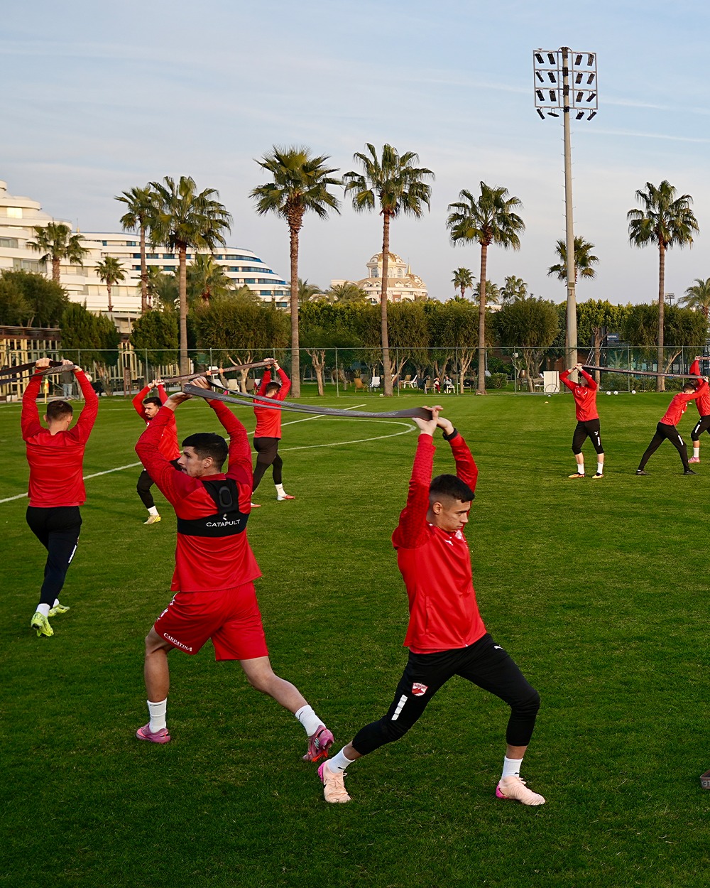 L-a convins pe Kopic Dinamo ar fi decis să-i ofere un contract pe 6 luni după ce a impresionat în cantonament