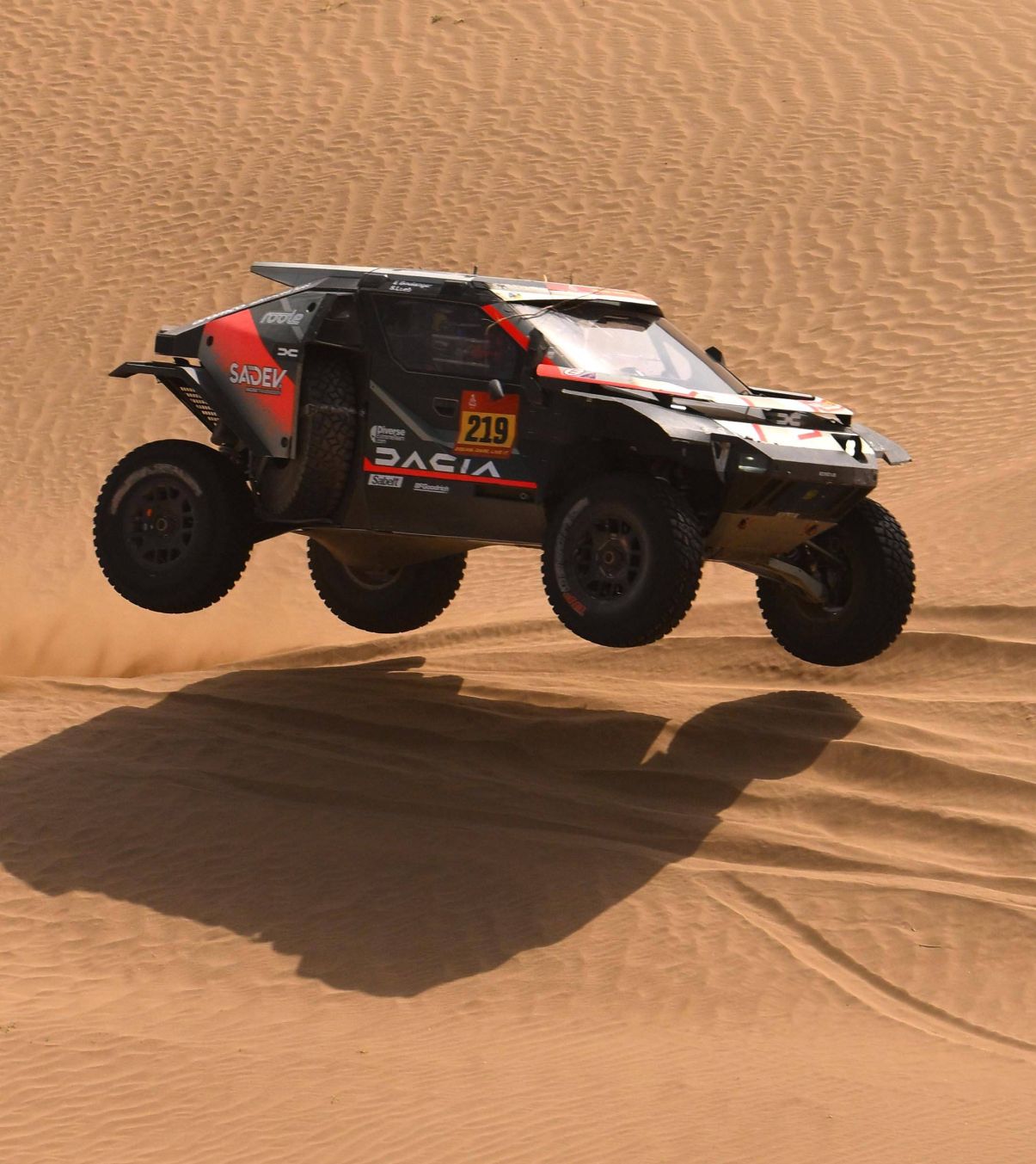 Dacia, regină la Dakar! FOTO. Producătorul din România a câștigat cel mai intens raliu din lume la a doua participare » GOLAZO.ro a fost în Arabia Saudită!