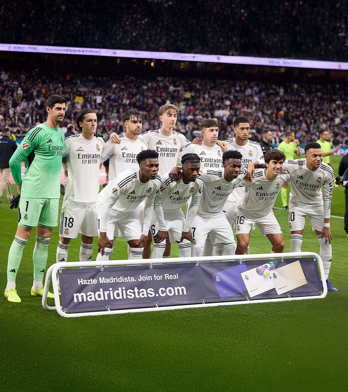 Huiduiți de propriii fani  FOTO: Jucătorii lui Real Madrid, fluierați pe „Bernabeu”. Suporterii i-au cerut demisia lui Florentino Perez!