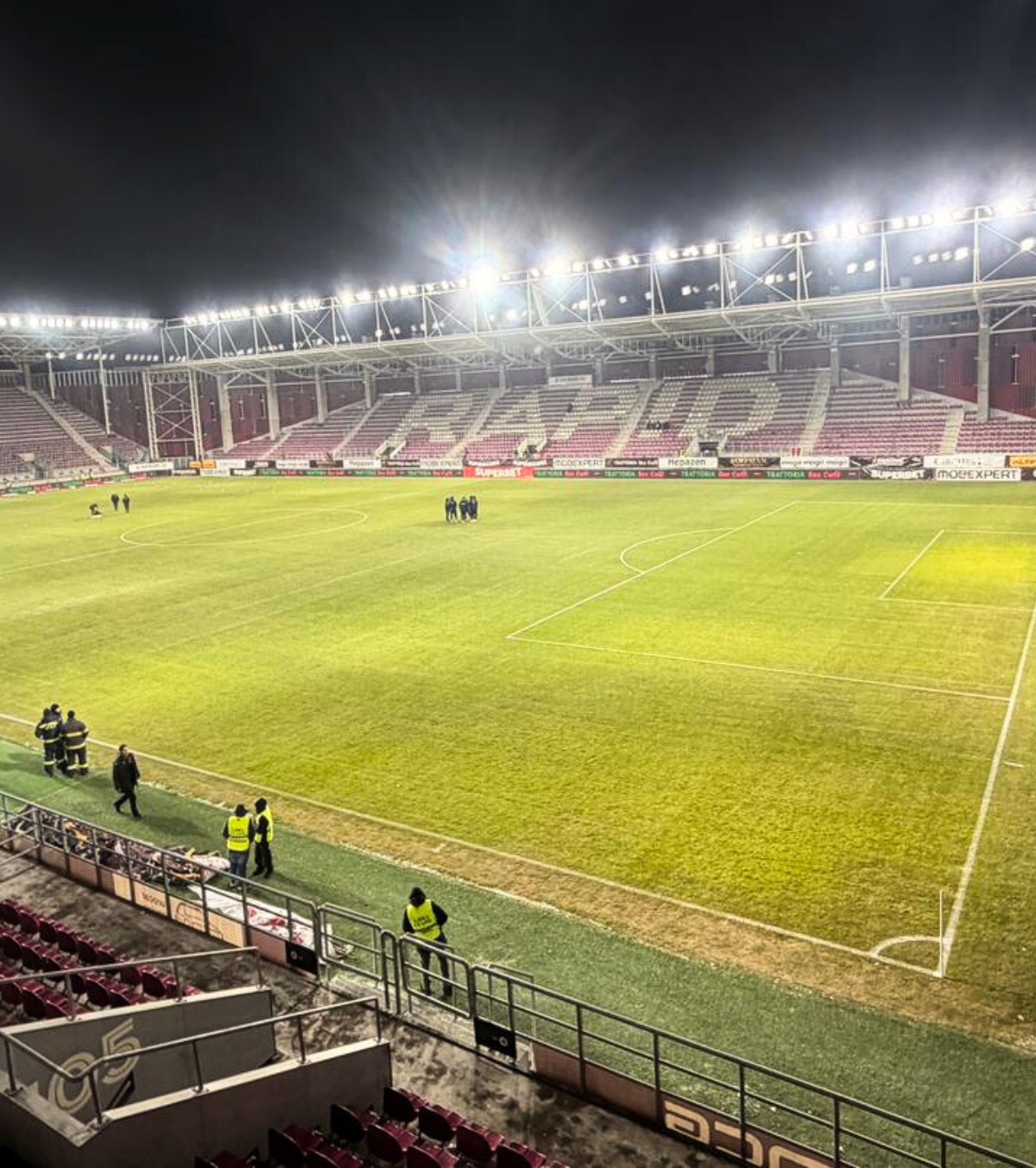 FĂRĂ ZĂPADĂ, EMOȚII CU GAZONUL   Giuleștiul a fost curățat complet pentru debutul Rapidului în 2026: nu mai vor să repete scenele cu Șumudică